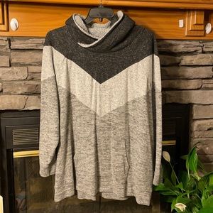 Hooded light weight shirt